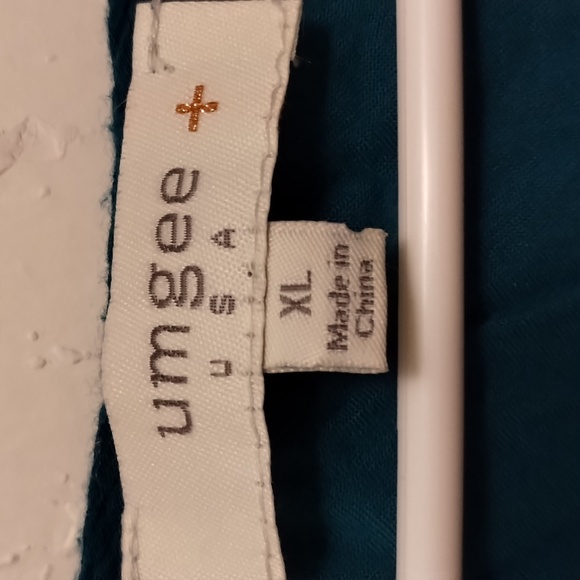 Sleeveless Tunic - Picture 2 of 5